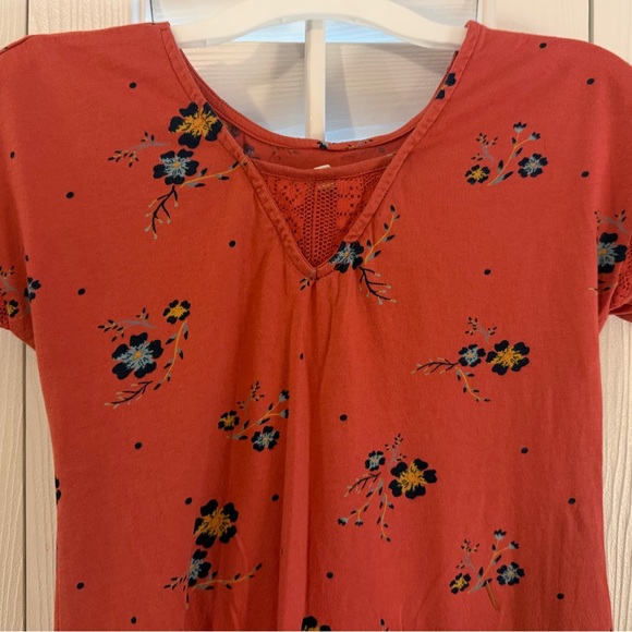 Roxy Girl Dress in Red with Floral Design, Large (12), Like New - Picture 3 of 7